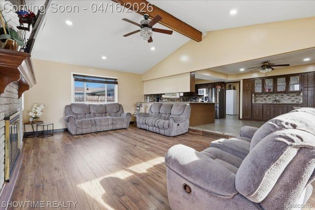 16515 Cederama Drive, Clinton Charter Township, MI 48038