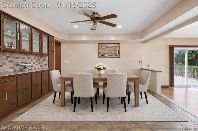 16515 Cederama Drive, Clinton Charter Township, MI 48038