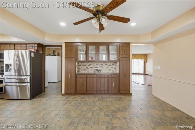 16515 Cederama Drive, Clinton Charter Township, MI 48038