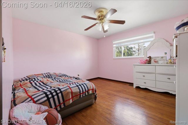 16515 Cederama Drive, Clinton Charter Township, MI 48038