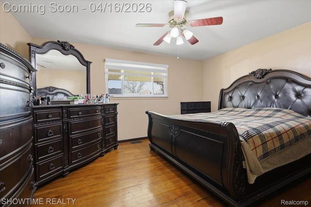 16515 Cederama Drive, Clinton Charter Township, MI 48038