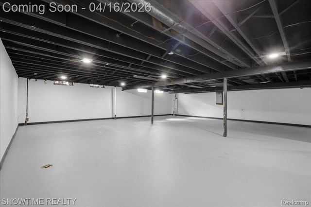 16515 Cederama Drive, Clinton Charter Township, MI 48038