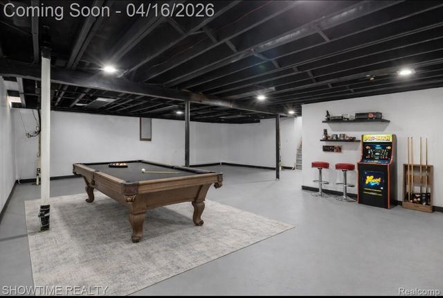 16515 Cederama Drive, Clinton Charter Township, MI 48038