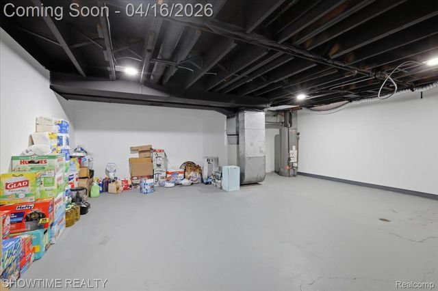 16515 Cederama Drive, Clinton Charter Township, MI 48038