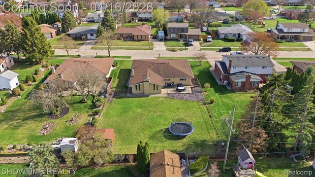 16515 Cederama Drive, Clinton Charter Township, MI 48038