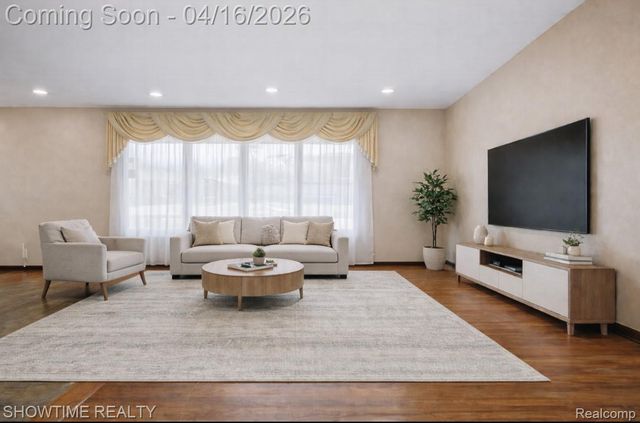 16515 Cederama Drive, Clinton Charter Township, MI 48038