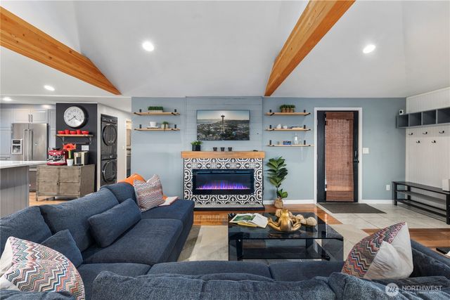 612 Park Avenue, Mukilteo, WA 98275