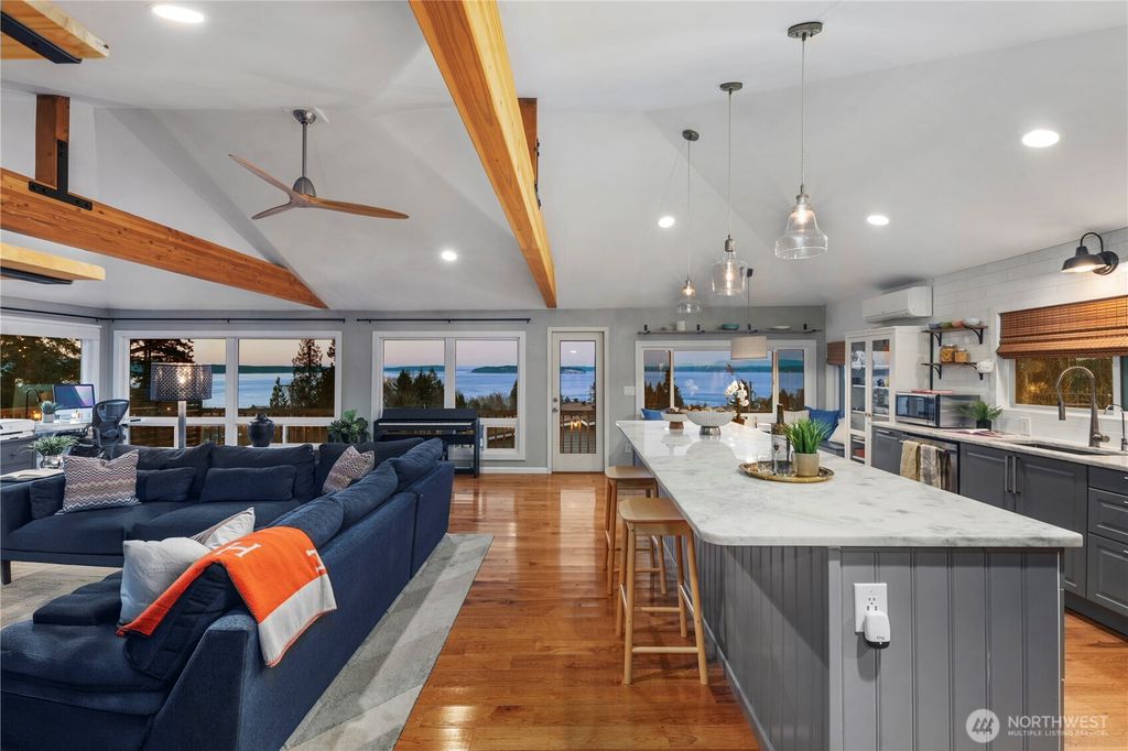 612 Park Avenue, Mukilteo, WA 98275