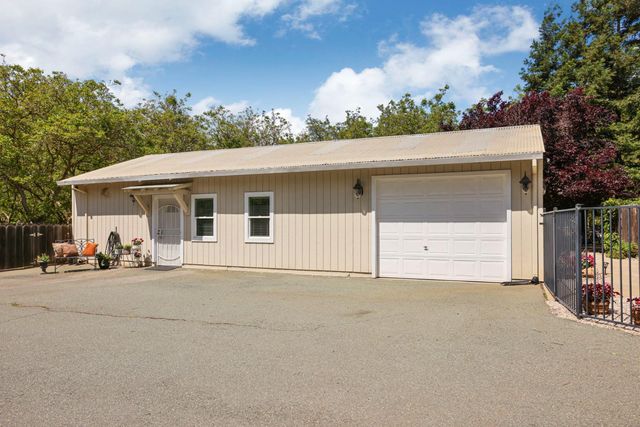 7401 N Cox Rd, Linden, CA 95236