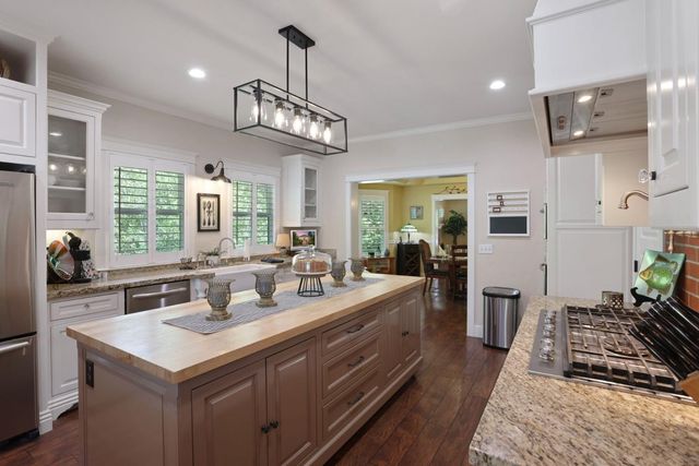 7401 N Cox Rd, Linden, CA 95236