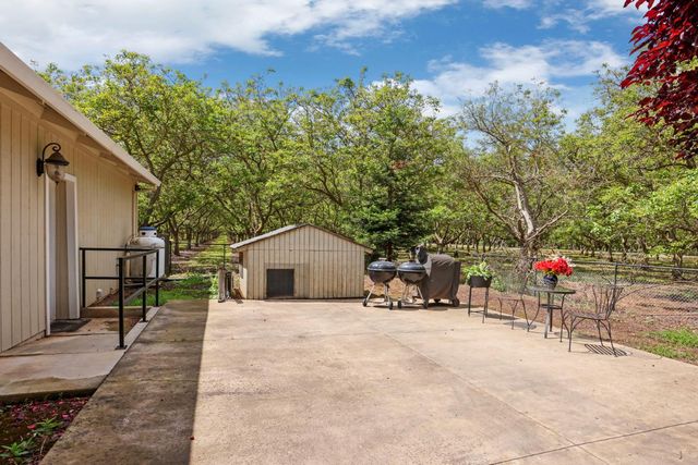 7401 N Cox Rd, Linden, CA 95236