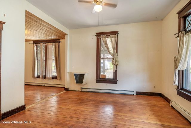 403 Main St, Wardner, ID 83837