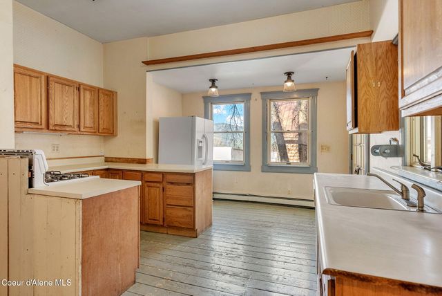 403 Main St, Wardner, ID 83837