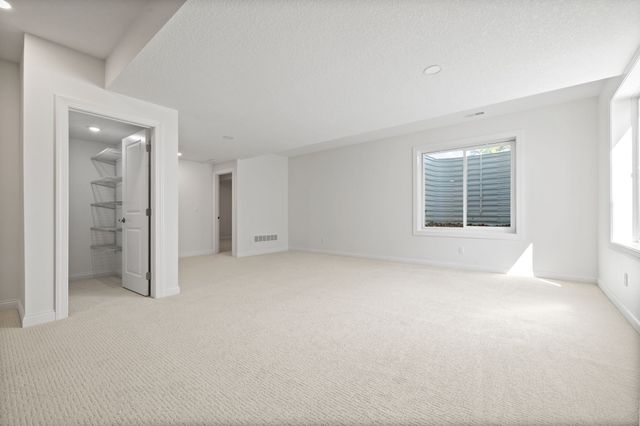 5583 Beechwood Terrace, West Des Moines, IA 50266