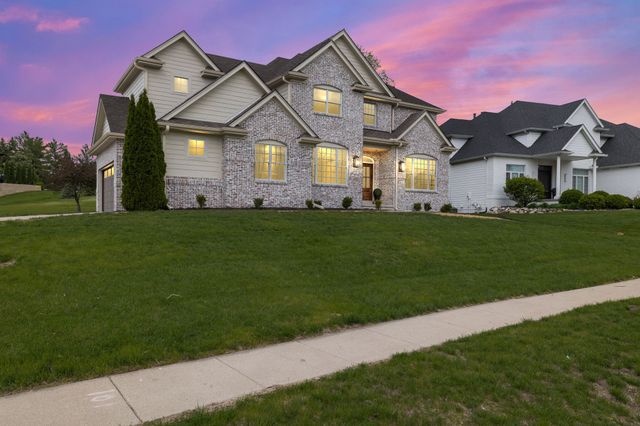 5583 Beechwood Terrace, West Des Moines, IA 50266