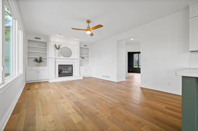 5583 Beechwood Terrace, West Des Moines, IA 50266