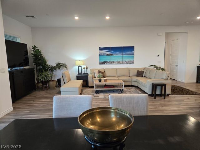 81 Reverie Heights Avenue, Henderson, NV 89011