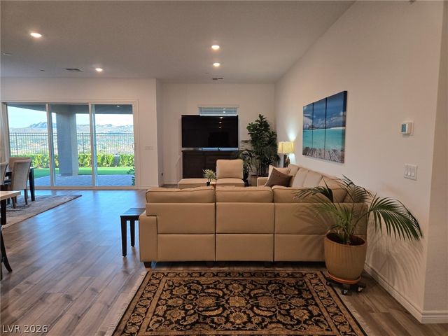 81 Reverie Heights Avenue, Henderson, NV 89011