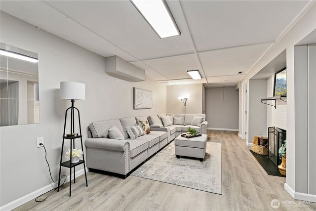 909 N Huson Street, Tacoma, WA 98406