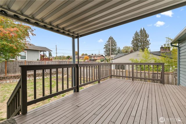 909 N Huson Street, Tacoma, WA 98406