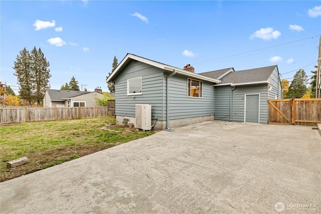 909 N Huson Street, Tacoma, WA 98406