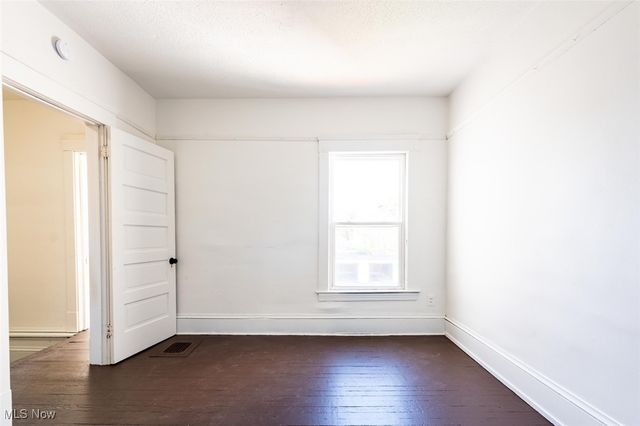 3300 W 98th Street, Cleveland, OH 44102