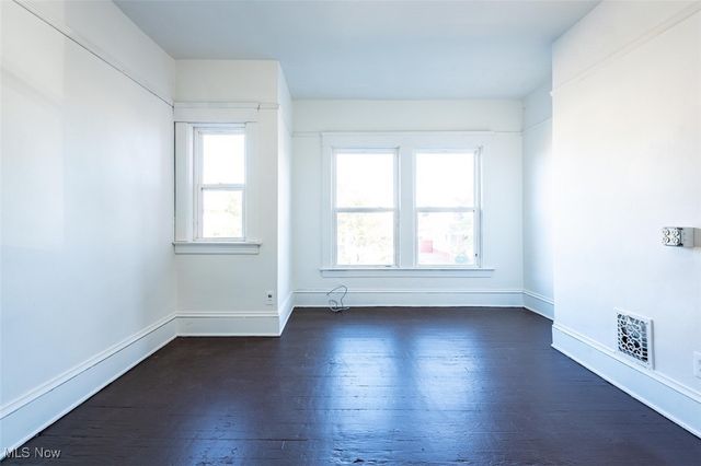 3300 W 98th Street, Cleveland, OH 44102