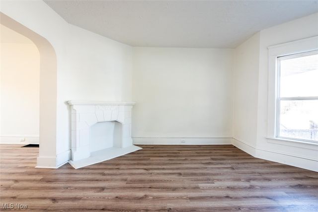 3300 W 98th Street, Cleveland, OH 44102