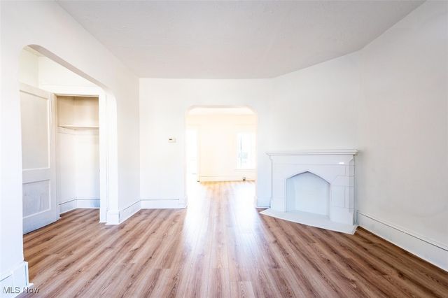 3300 W 98th Street, Cleveland, OH 44102