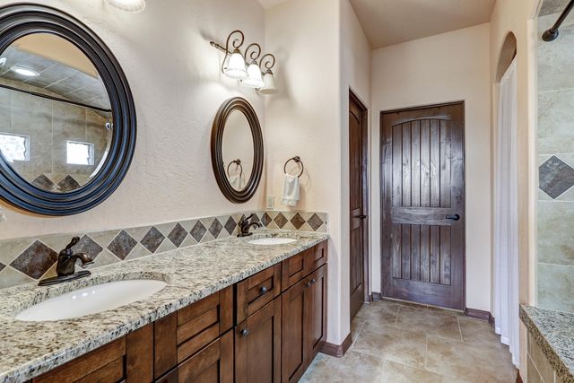 1712 Chisholm Trail NE, Rio Rancho, NM 87144