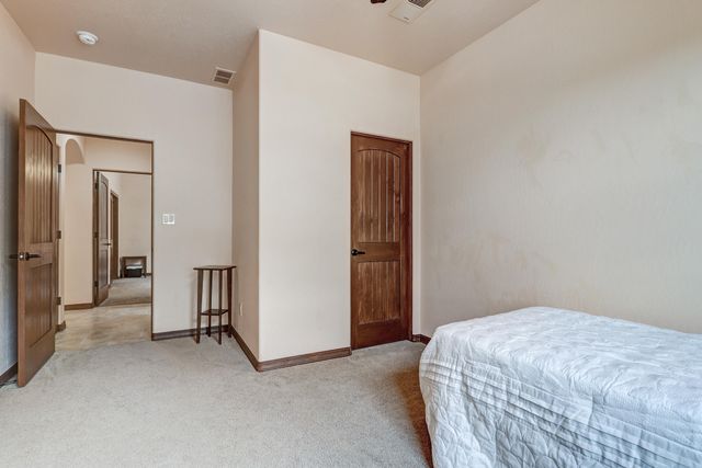 1712 Chisholm Trail NE, Rio Rancho, NM 87144