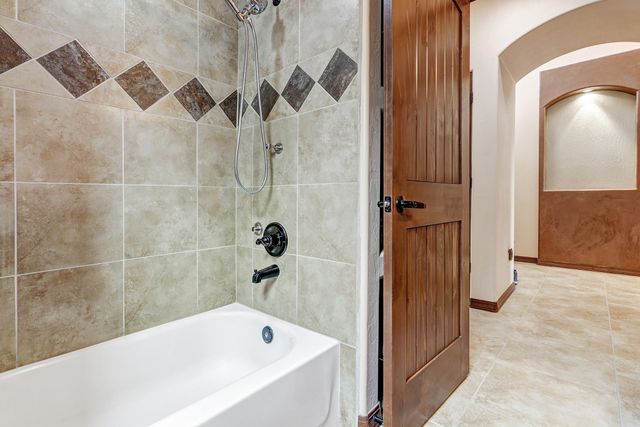 1712 Chisholm Trail NE, Rio Rancho, NM 87144
