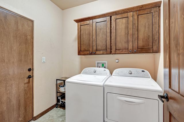 1712 Chisholm Trail NE, Rio Rancho, NM 87144