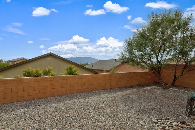 1712 Chisholm Trail NE, Rio Rancho, NM 87144