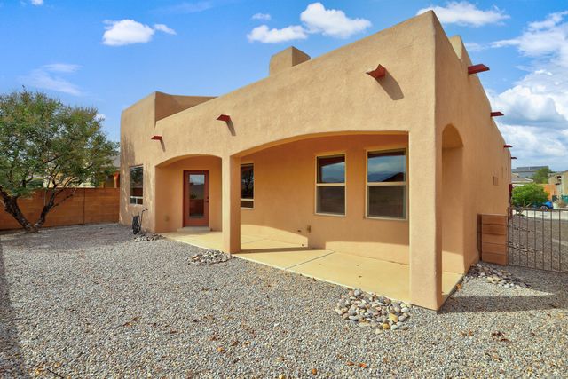 1712 Chisholm Trail NE, Rio Rancho, NM 87144