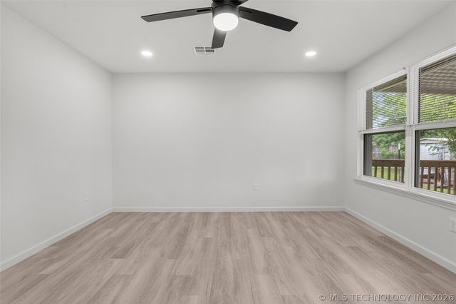 527 S 108th East Avenue, Tulsa, OK 74128