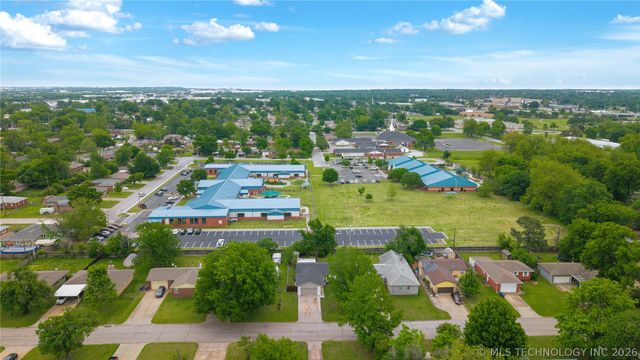 527 S 108th East Avenue, Tulsa, OK 74128