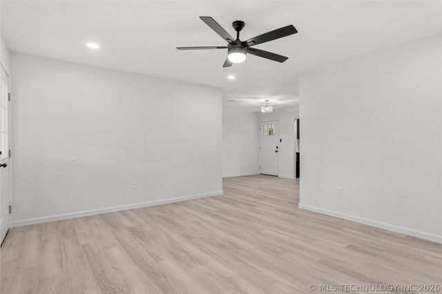 527 S 108th East Avenue, Tulsa, OK 74128