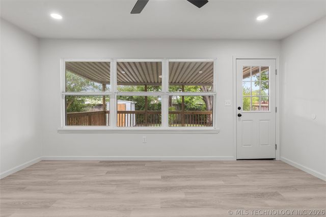 527 S 108th East Avenue, Tulsa, OK 74128