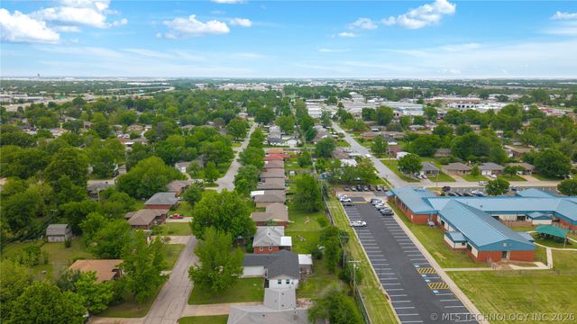 527 S 108th East Avenue, Tulsa, OK 74128