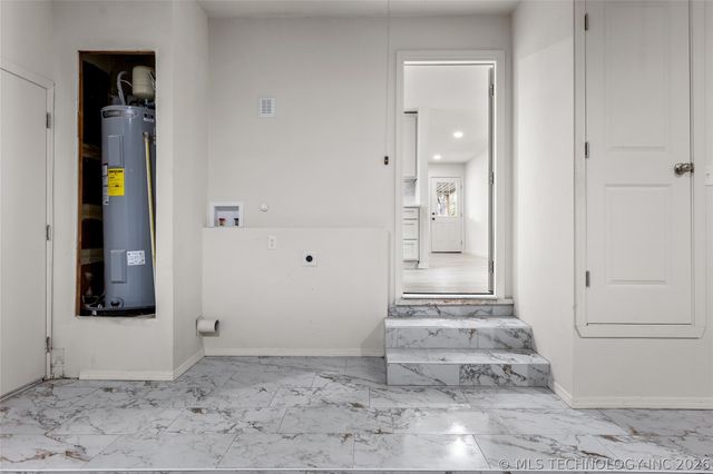 527 S 108th East Avenue, Tulsa, OK 74128