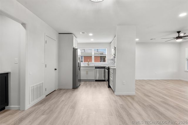 527 S 108th East Avenue, Tulsa, OK 74128