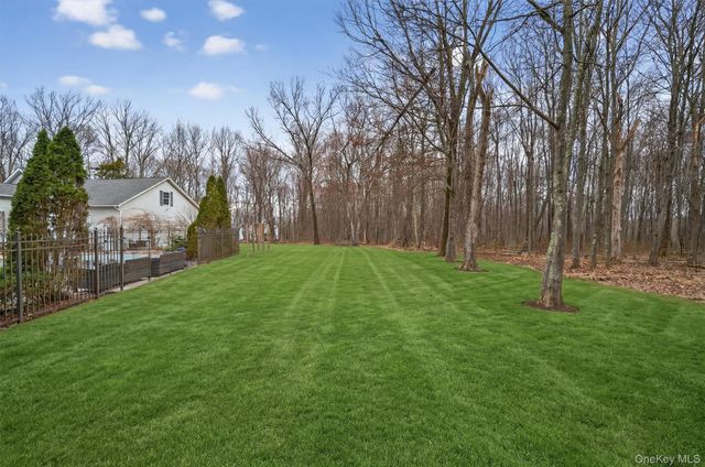 16 Sunset Ridge, Monroe, NY 10950