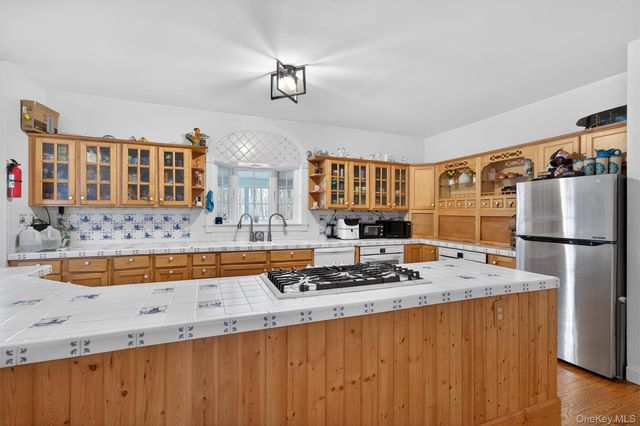 16 Sunset Ridge, Monroe, NY 10950