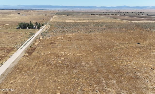 100th St W, Lancaster, CA 93536