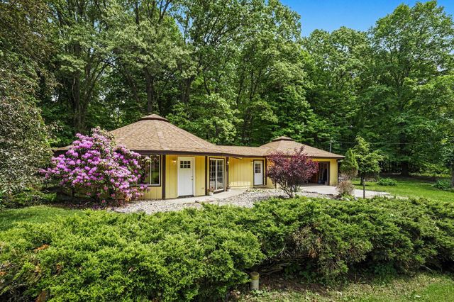2308 N 33rd Street, Comstock Twp, MI 49053
