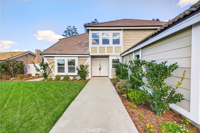 1070 S Road Runner, Anaheim, CA 92807