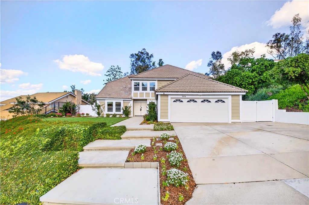 1070 S Road Runner, Anaheim, CA 92807