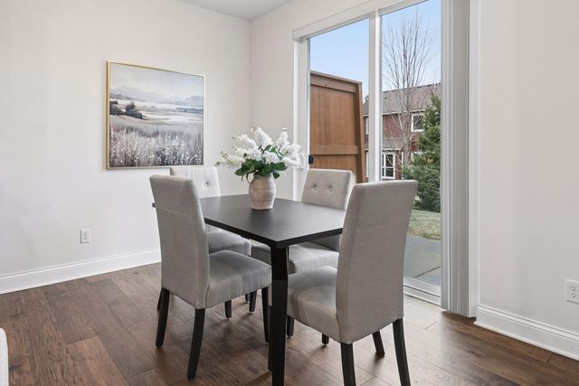 3154 Countryside Avenue B, Woodbury, MN 55129