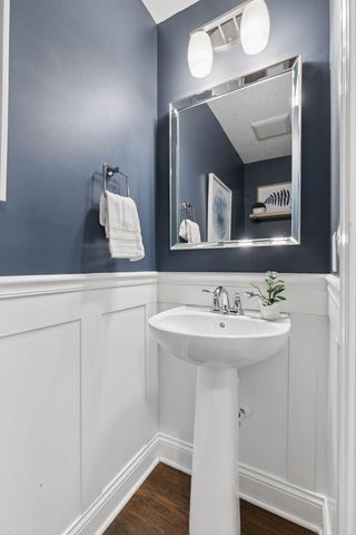 3154 Countryside Avenue B, Woodbury, MN 55129